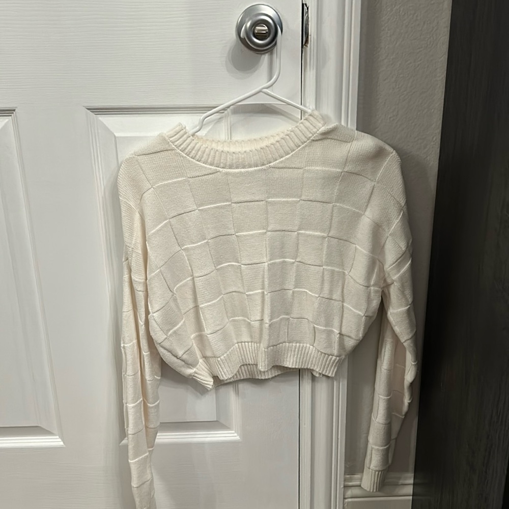 white hollister checker sweater